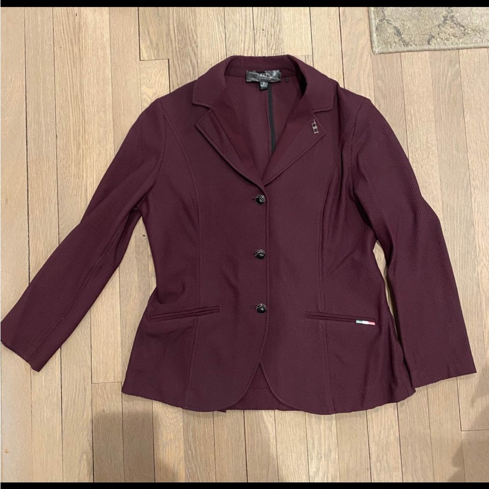 AA Motionlite Show Coat - Burgundy - L
